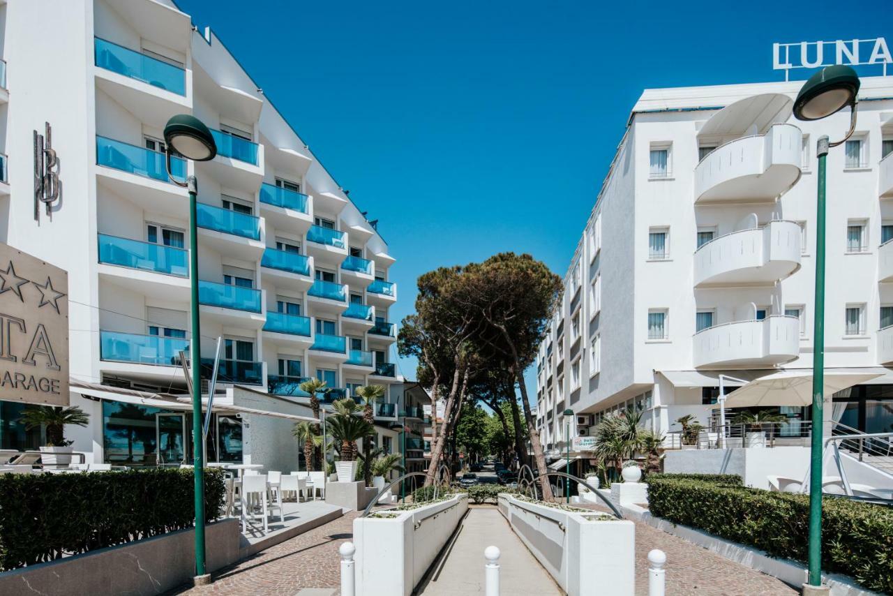 Hotel Luna Lignano Sabbiadoro Exterior photo